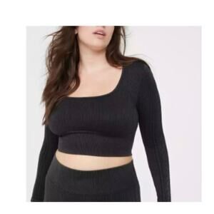 OFFLINE by Aerie NWT Black Braided Sleeve Cropped Top Size Medium